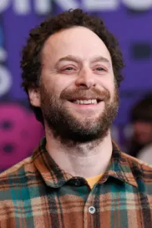 Jon Glaser como: DJ Jesus (voice)