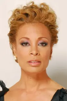 Valarie Pettiford como: Paula