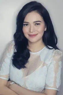 Bela Padilla como: 