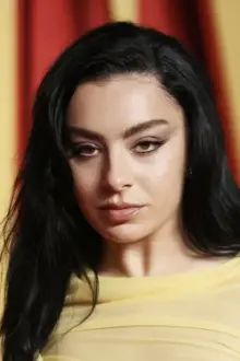 Charli XCX como: Charli XCX