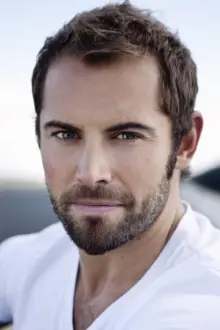 Daniel MacPherson como: Ned