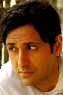 Parvin Dabas como: Siddharth