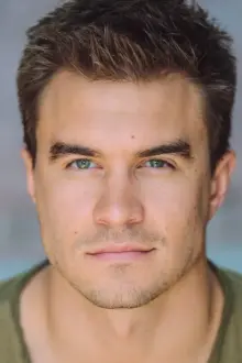 Rob Mayes como: Barry