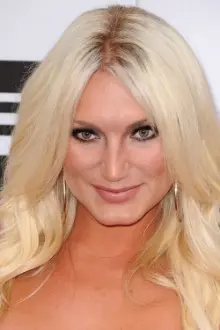 Brooke Hogan como: Kate