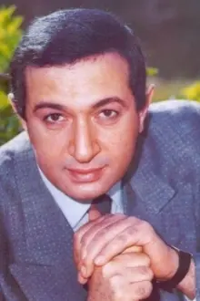 Nour El-Sherif como: Hassan Sultan