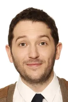 Jon Richardson como: Host