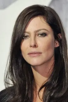 Anna Mouglalis como: Claudia