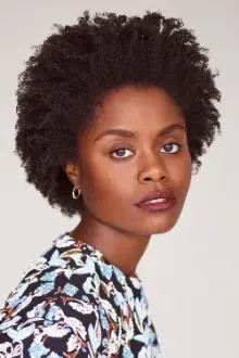 Denée Benton como: Julie Bottle