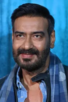 Ajay Devgan como: Yashwant Angre