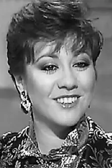 María Casanova como: Carmiña