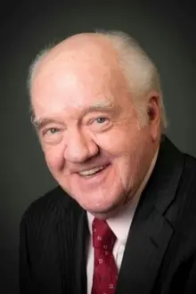 Richard Herd como: Cyrus Kinkaid