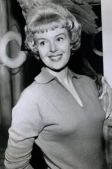 Patricia Donahue como: Hazel - Neighbor