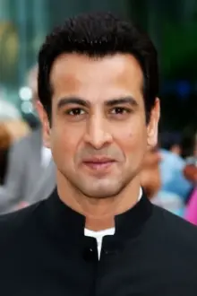 Ronit Roy como: Sarkar