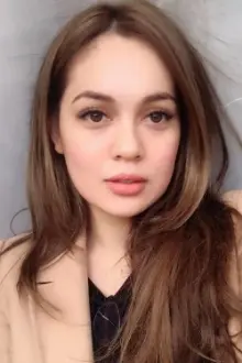 Nelydia Senrose como: Tengku Aqilah