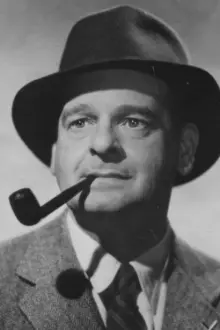 Walter Fitzgerald como: Inspector Milne