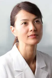 Makiko Esumi como: Kanako Tsuburaya