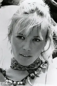 Anita Pallenberg como: Ginette - La moglie di Glauco