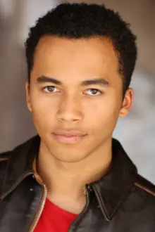 Raymond Cham Jr. como: Mark Walker