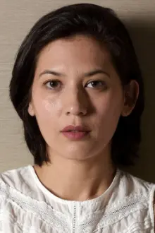 Hannah Al Rashid como: Lina