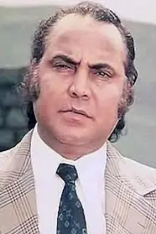 Om Shivpuri como: Aarti's Grandfather