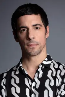 Esteban Lamothe como: Gonzalo