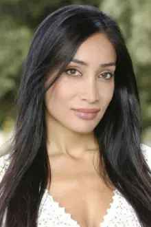 Sofia Hayat como: Carol