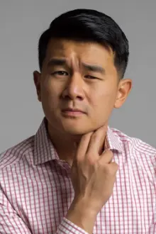 Ronny Chieng como: 