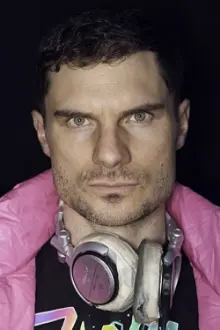 Flula Borg como: Reggie (voice)