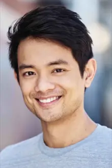 Osric Chau como: Sam