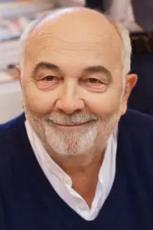 Gérard Jugnot como: Sacha Cohn
