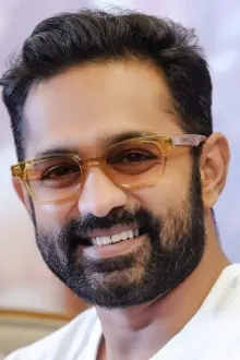 Asif Ali como: Ajay