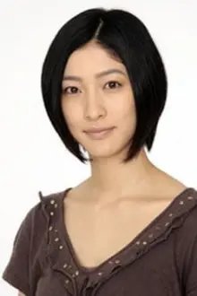 Erika Okuda como: 