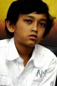 Yusuf Aulia como: Adit