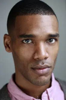 Parker Sawyers como: Frank Jackson