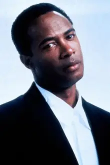 Bobby Hosea como: OJ Simpson