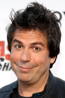 Greg Giraldo como: 