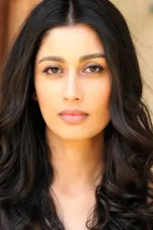 Karishma Ahluwalia como: Jessie