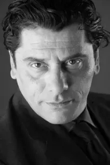 Antonio Pennarella como: Carletto