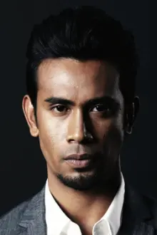 Remy Ishak como: 