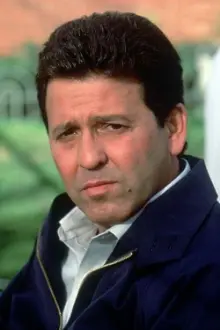 Frank Pesce como: Eddie Breeding