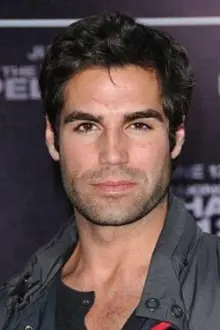 Jordi Vilasuso como: Mike