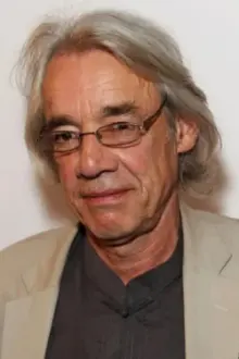 Roger Lloyd Pack como: 