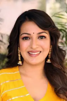 Catherine Tresa como: Hema