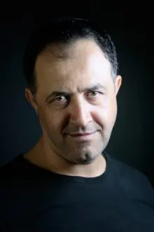 Mehmet Özgür como: Salih Koluber