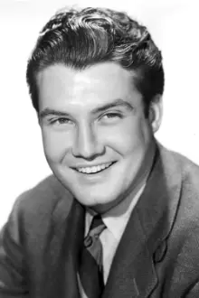 George Reeves como: Bob Grayson