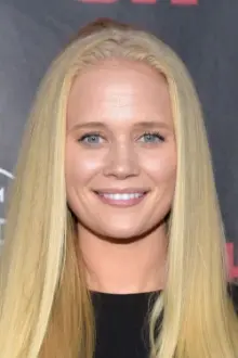 Carly Schroeder como: self