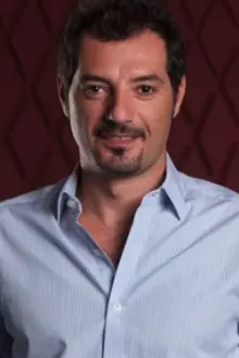 Adel Karam como: Youssef