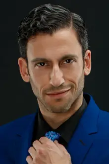 Adam Tsekhman como: Itzhak Stern