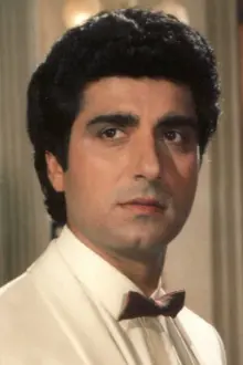 Raj Babbar como: Inspector Iqbal Khan