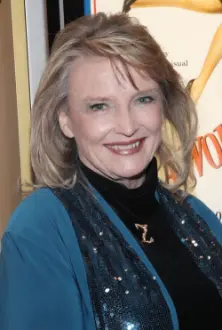 Karolyn Grimes como: Self - Interviewee / Zuzu Bailey